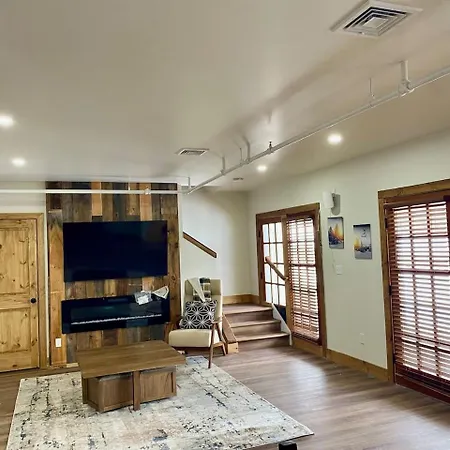 Luxury 2 Bedroom Townhome 102